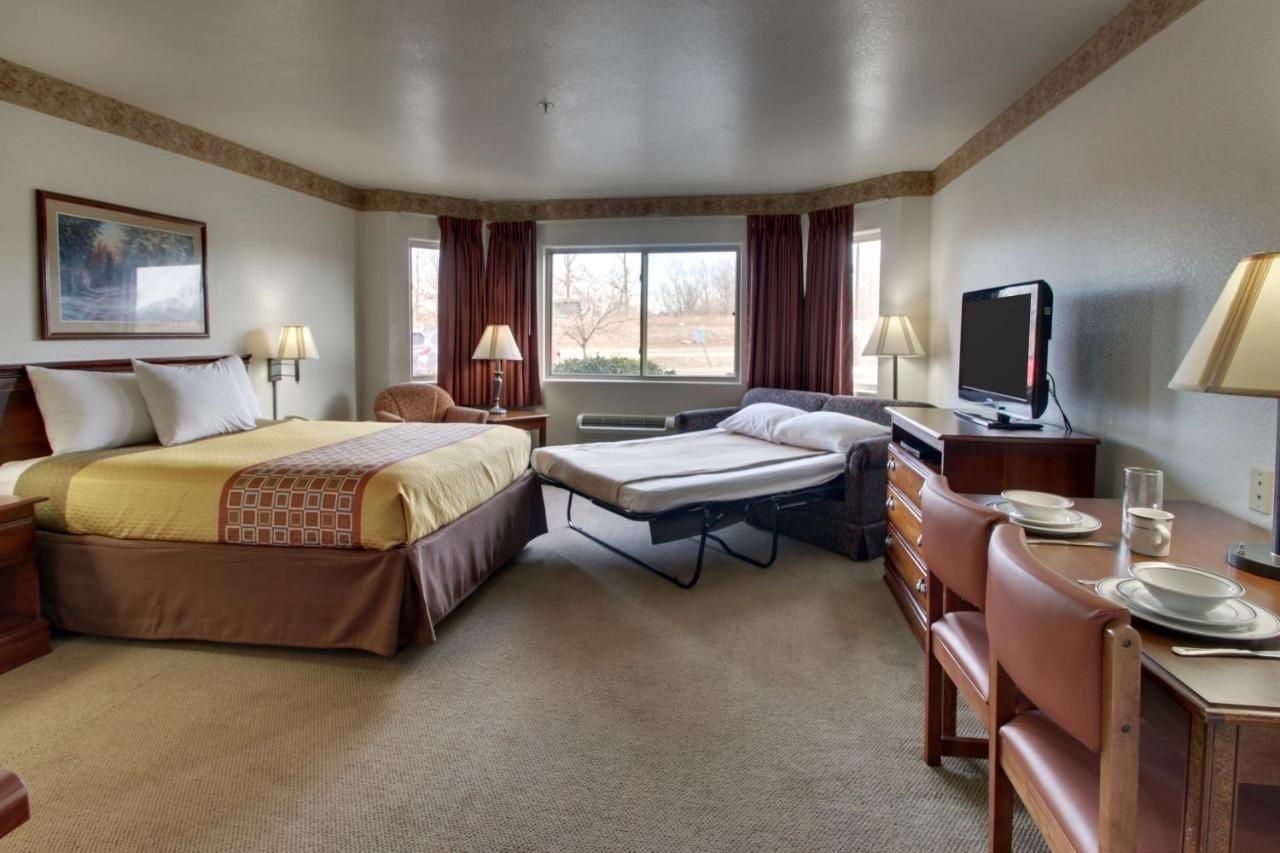All Towne Suites Saint Robert Bagian luar foto