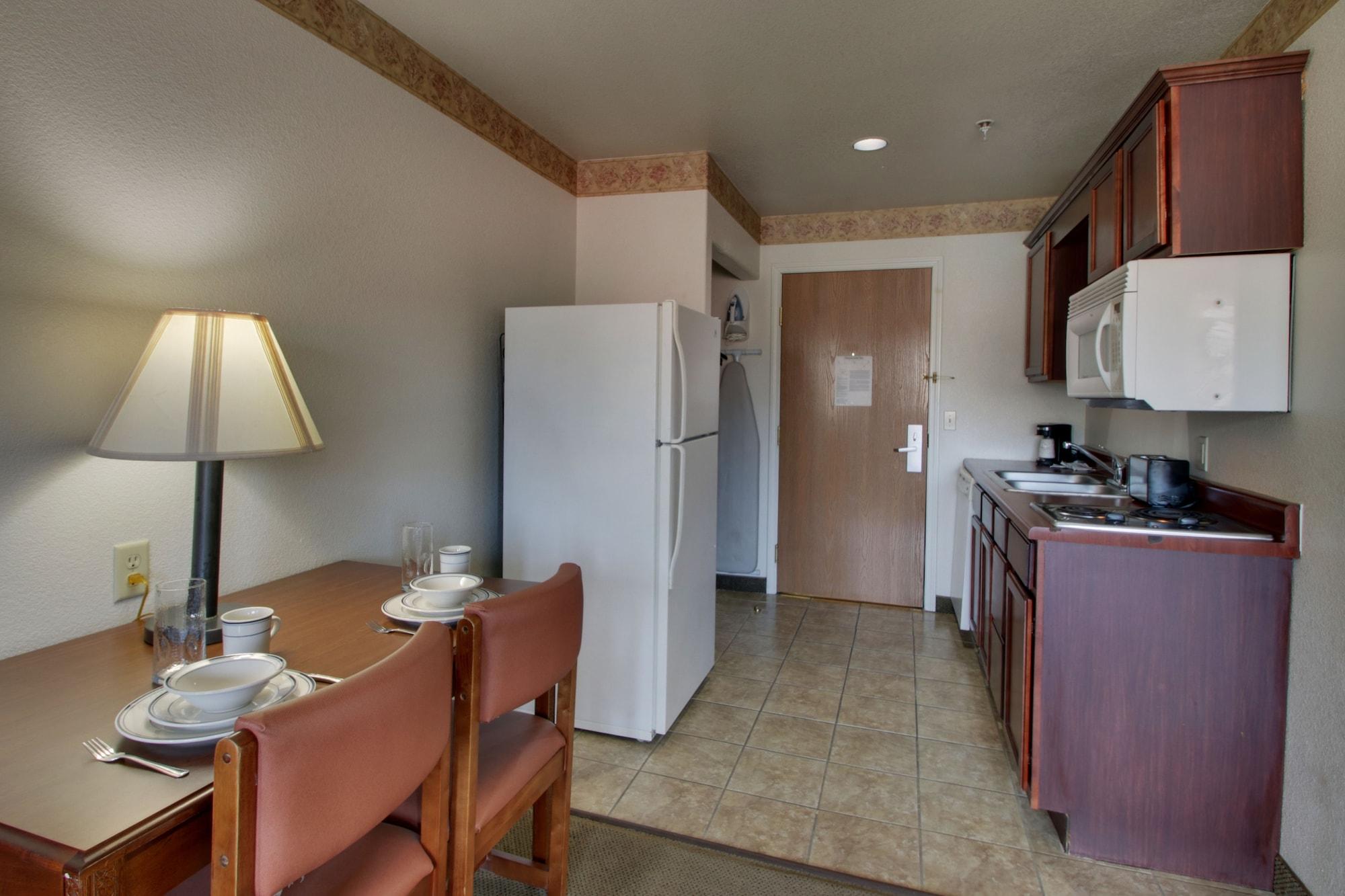 All Towne Suites Saint Robert Bagian luar foto