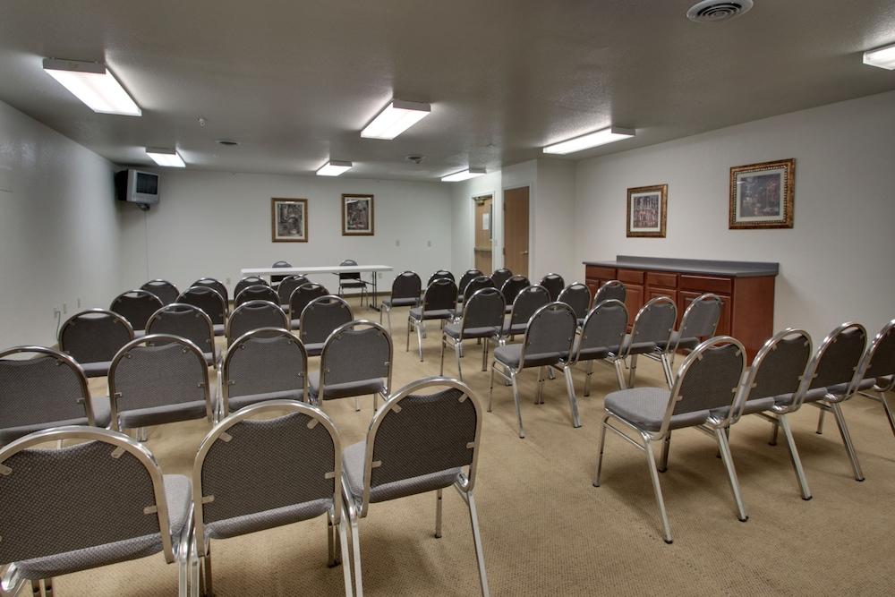 All Towne Suites Saint Robert Bagian luar foto