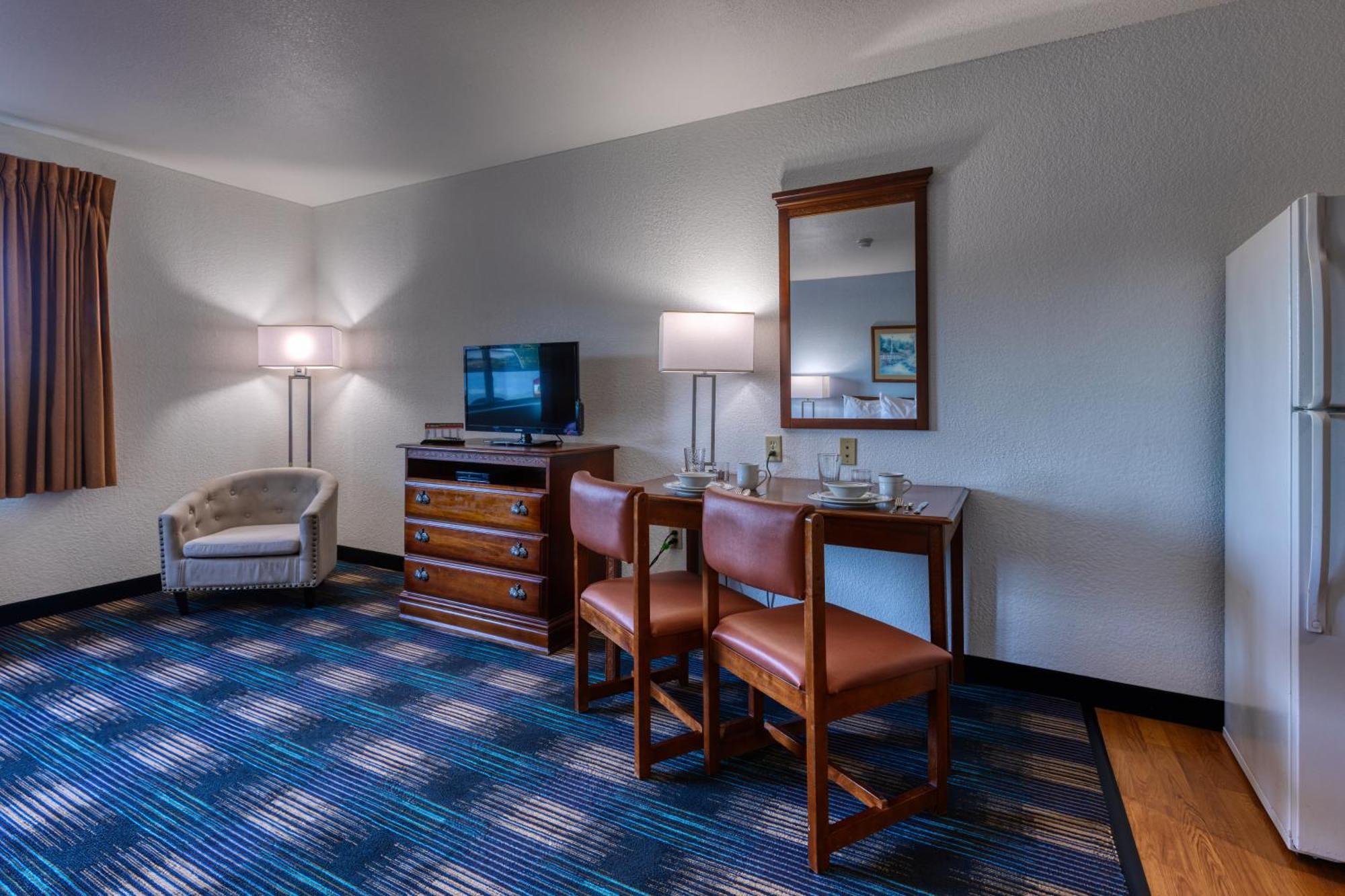 All Towne Suites Saint Robert Bagian luar foto
