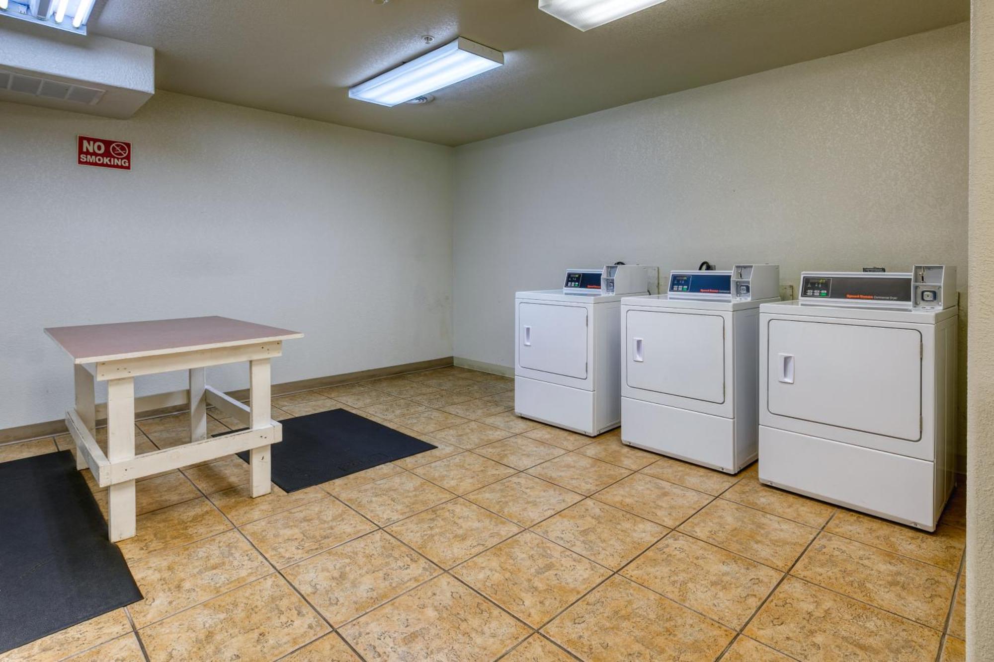 All Towne Suites Saint Robert Bagian luar foto