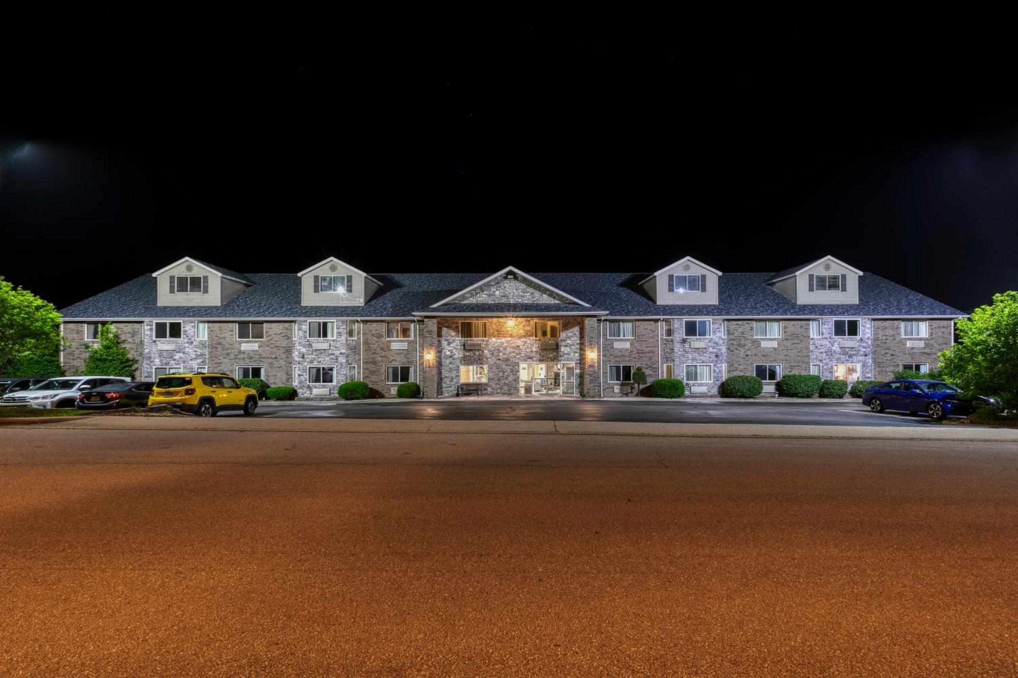 All Towne Suites Saint Robert Bagian luar foto
