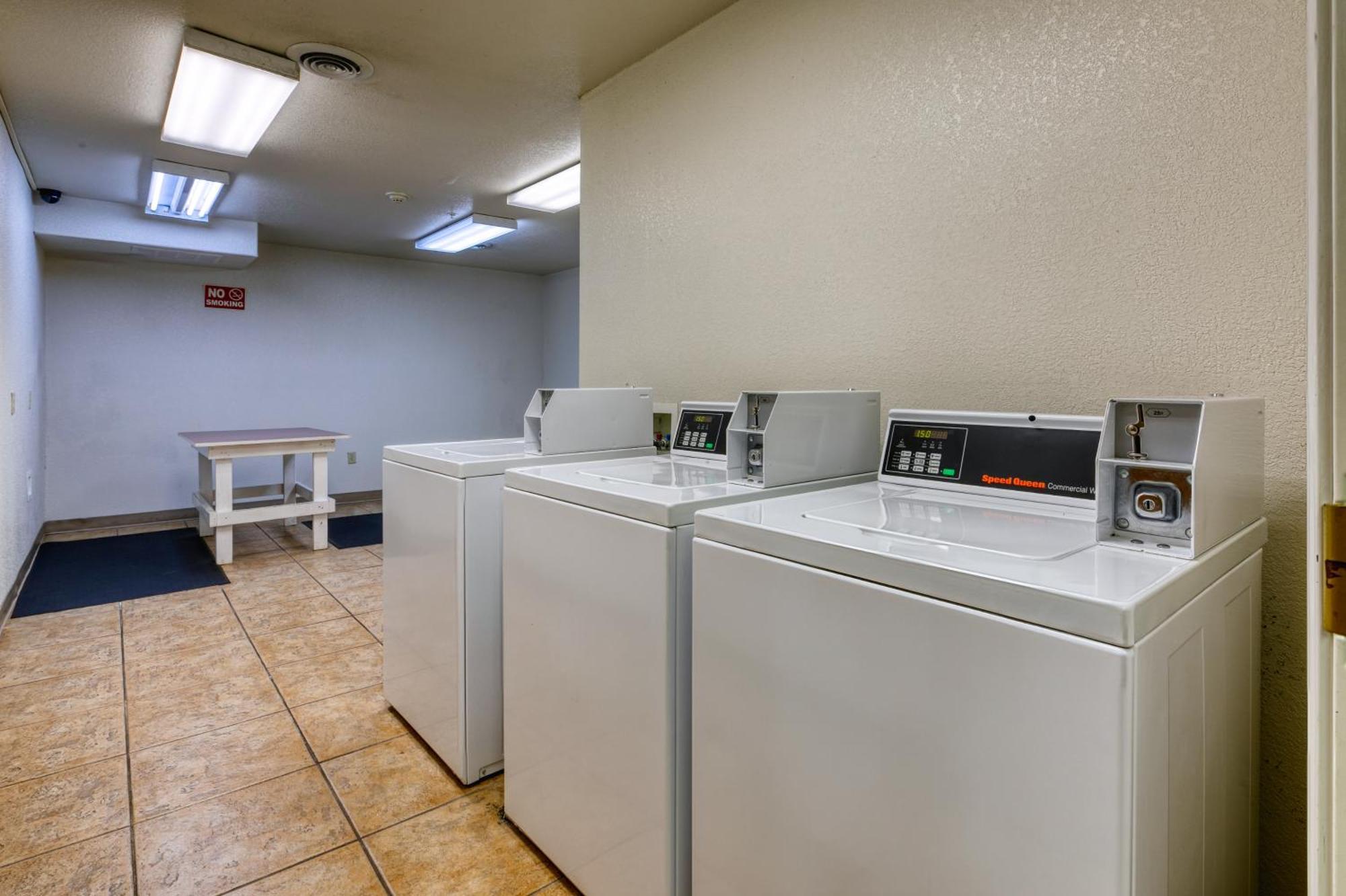 All Towne Suites Saint Robert Bagian luar foto