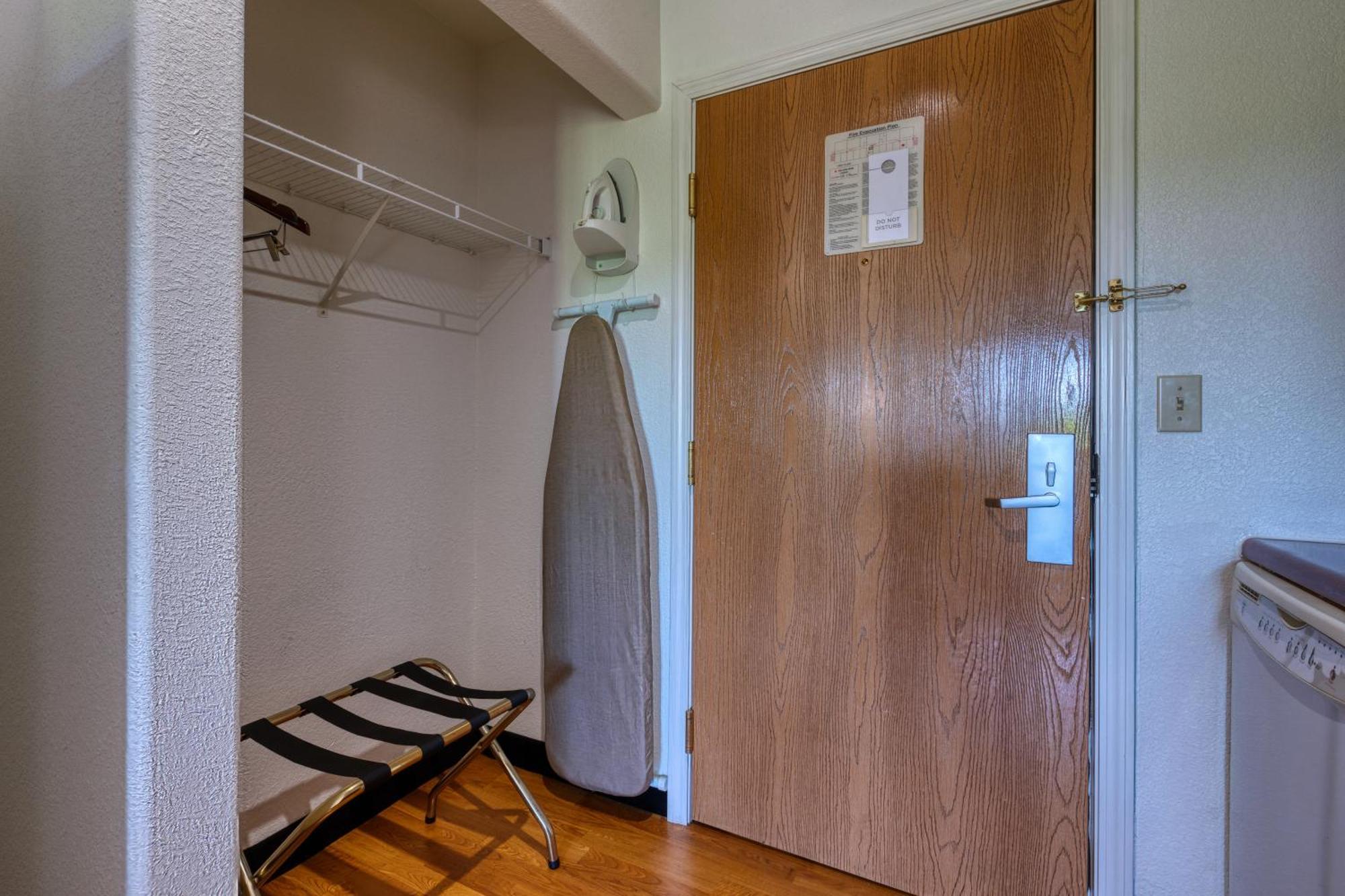 All Towne Suites Saint Robert Bagian luar foto
