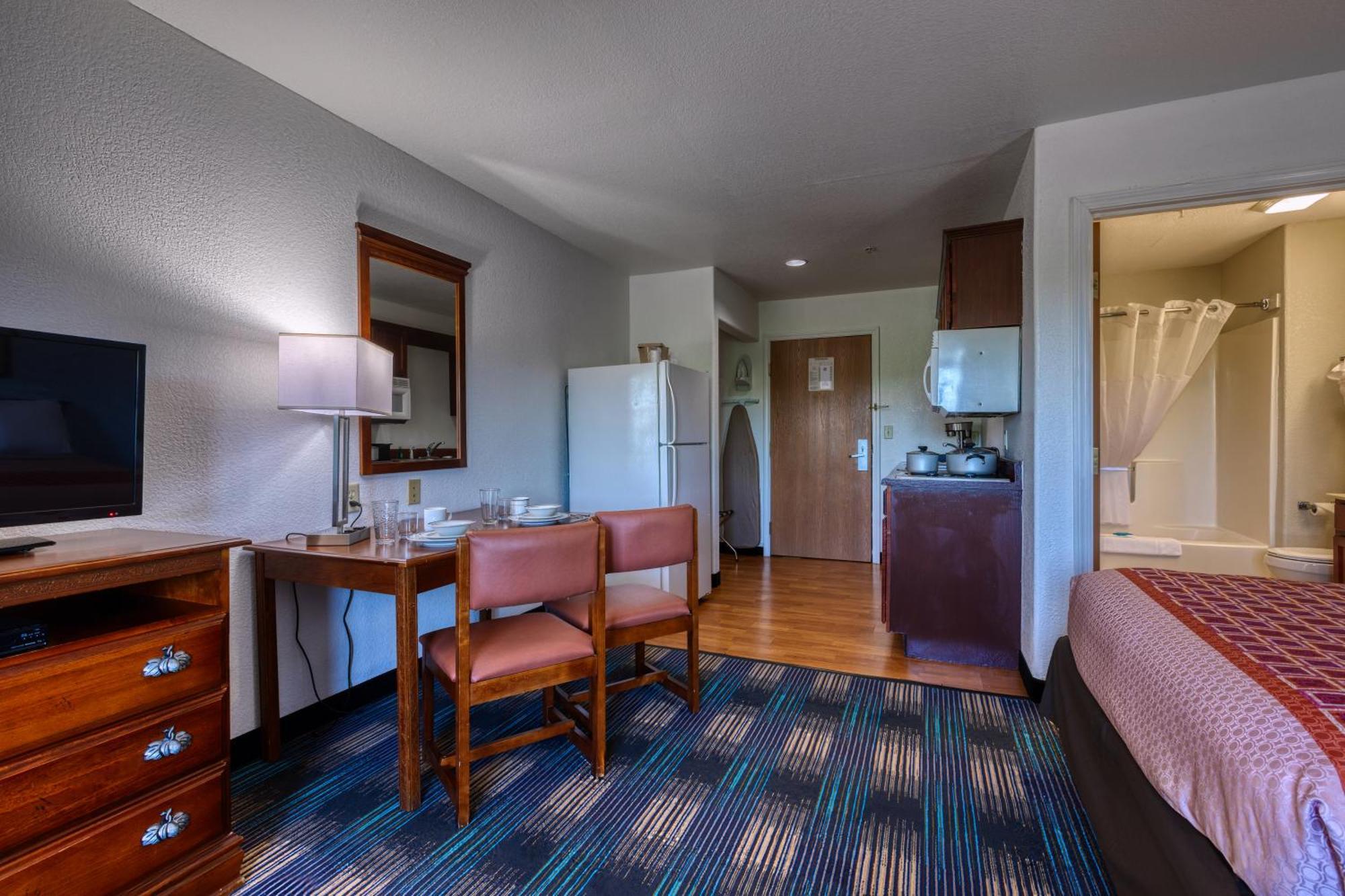 All Towne Suites Saint Robert Bagian luar foto