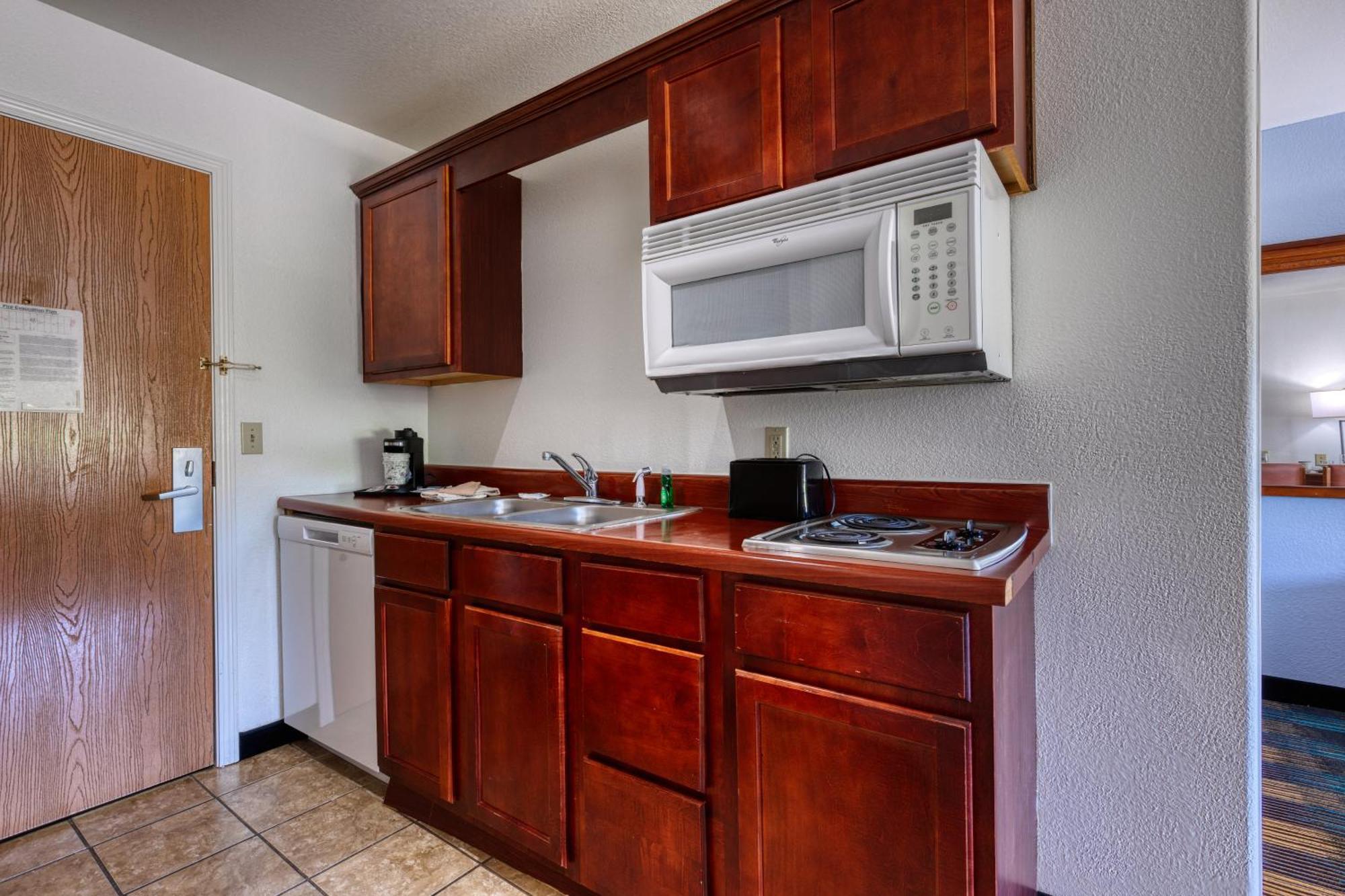 All Towne Suites Saint Robert Bagian luar foto