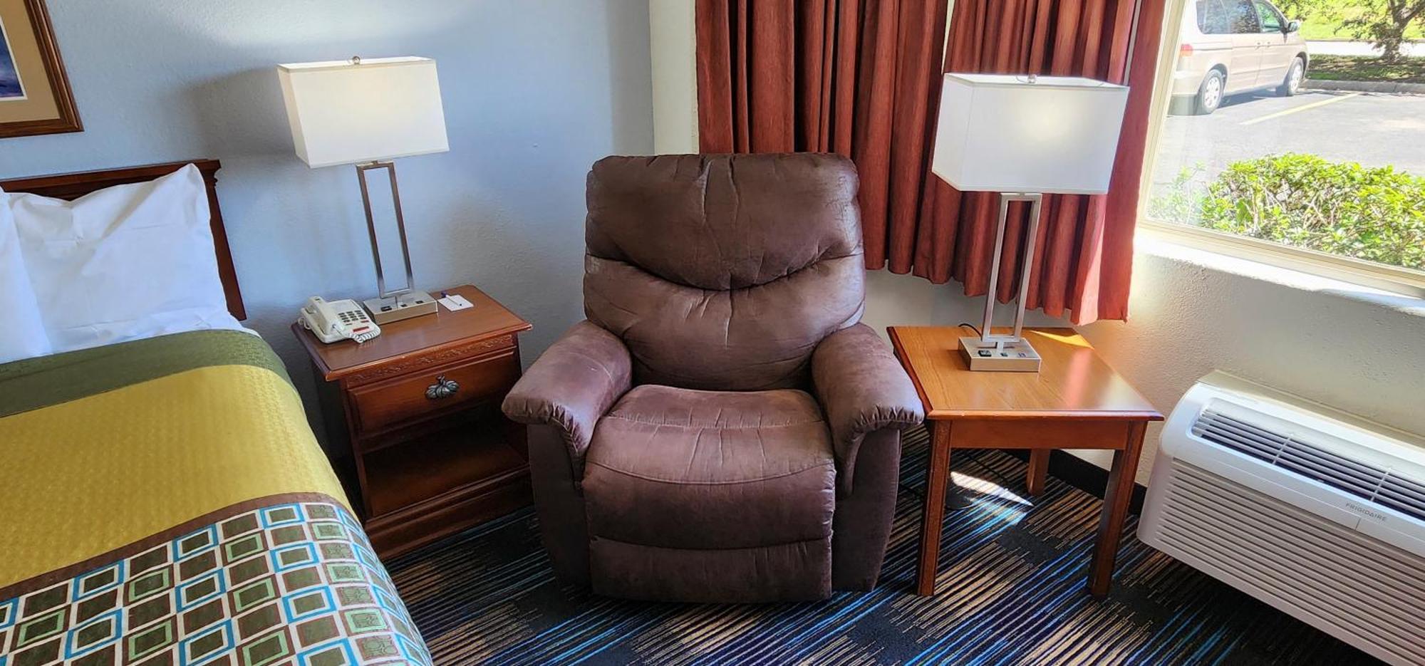 All Towne Suites Saint Robert Bagian luar foto